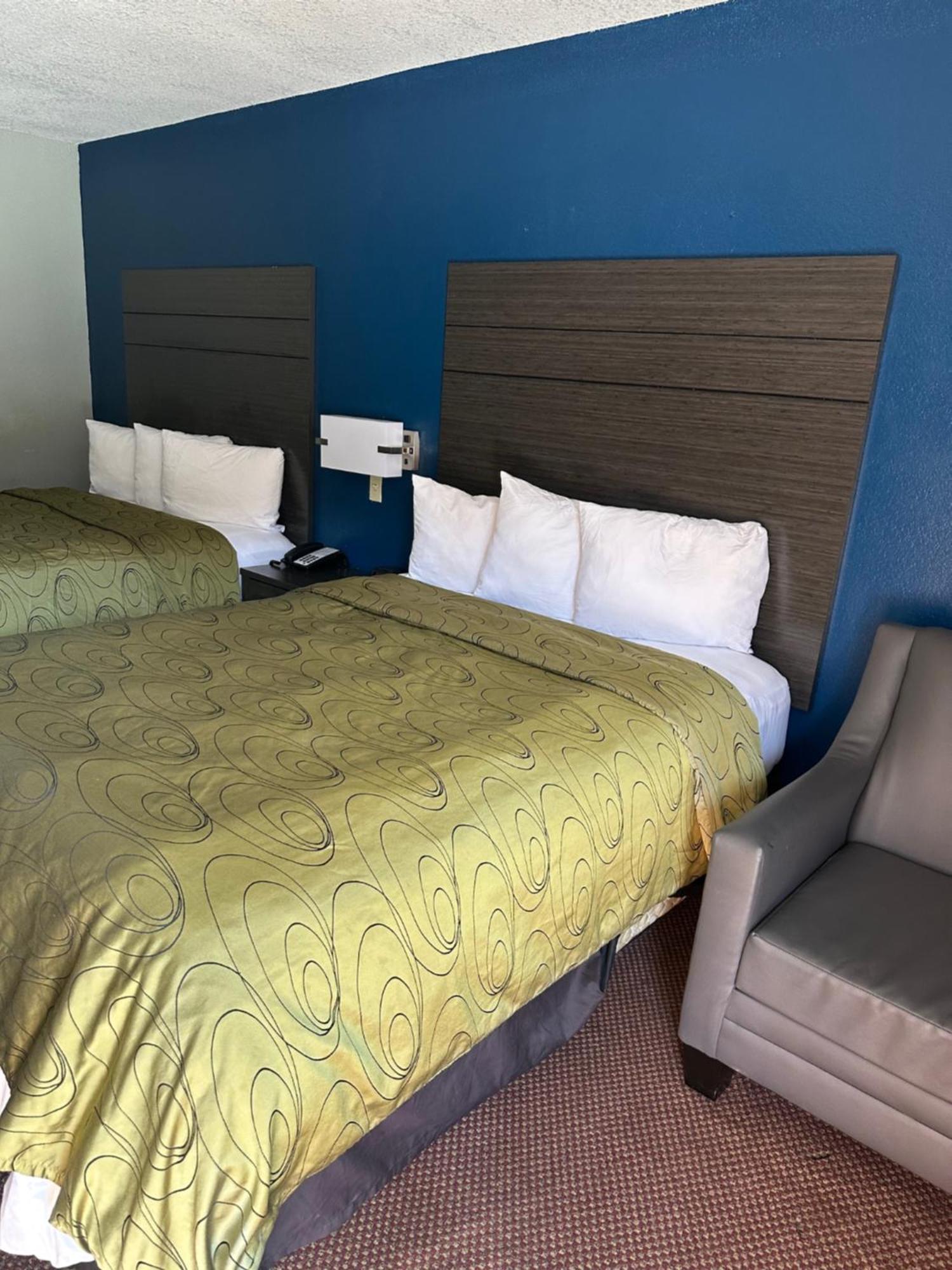 Clairmont Inn & Suites - Warren Zewnętrze zdjęcie
